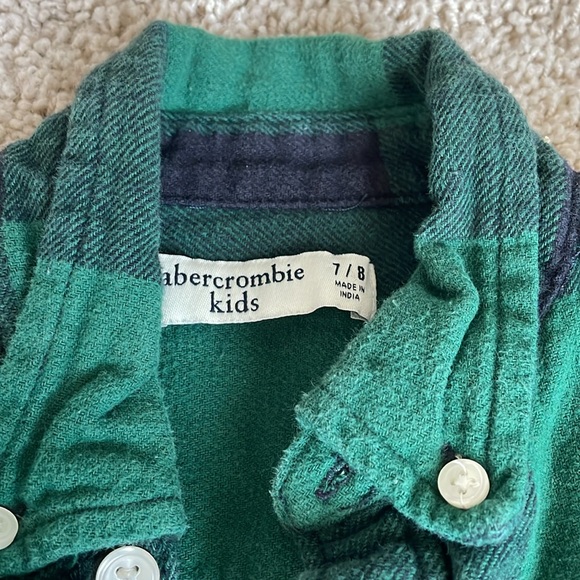 🎉🎉 Bundle - Boys long sleeve plaid 🎉🎉 - Picture 3 of 3